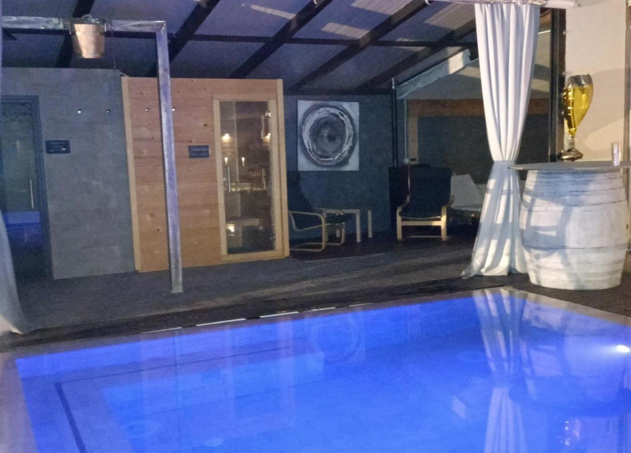 Osteria E Locanda Del Viaggiatore Russi Bagian luar foto