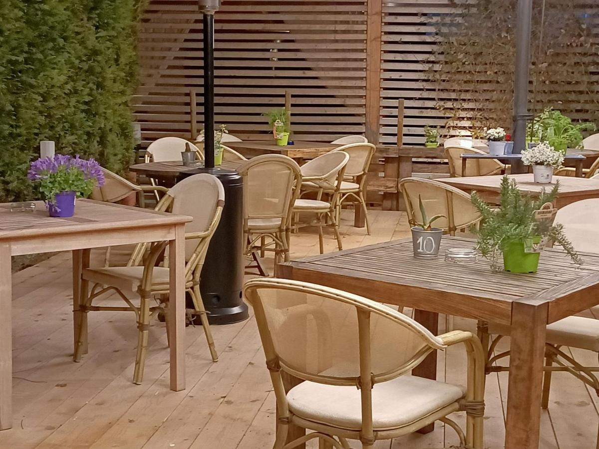 Osteria E Locanda Del Viaggiatore Russi Bagian luar foto