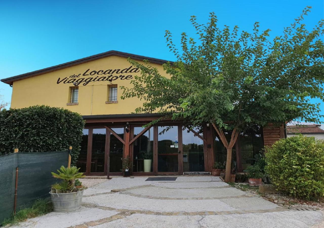 Osteria E Locanda Del Viaggiatore Russi Bagian luar foto