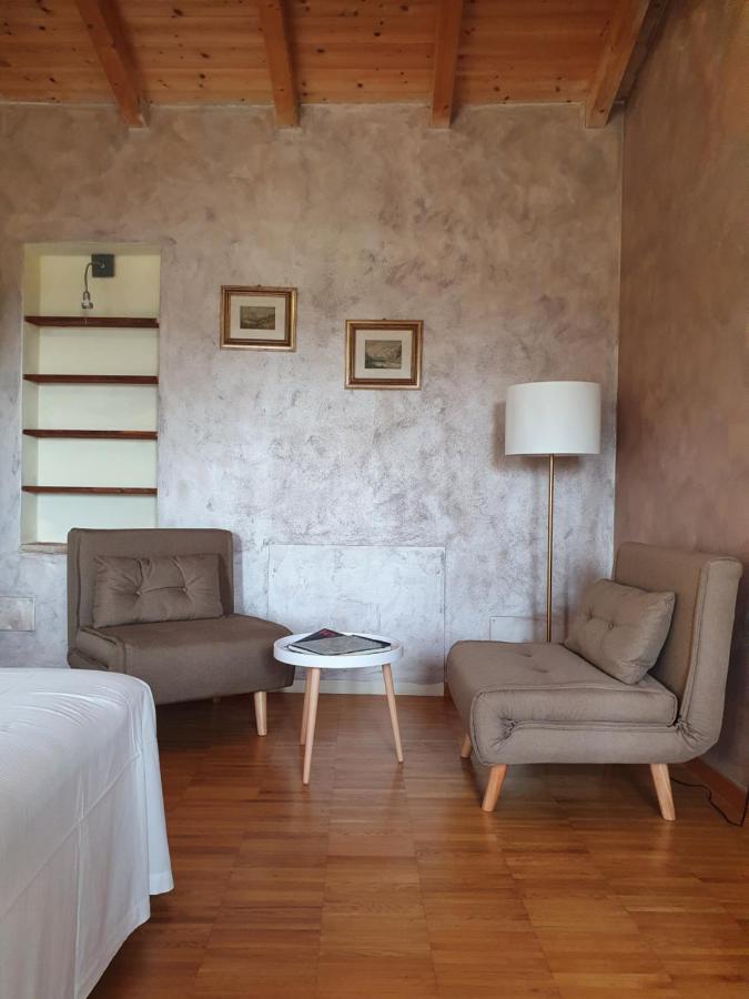 Osteria E Locanda Del Viaggiatore Russi Bagian luar foto
